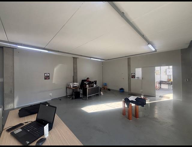 550M² WAREHOUSE TO LET IN STIKLAND INDUSTRIAL